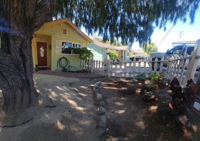 Building Photo - SLO Tropical Private Bungalow ideally located close to Cal Poly!