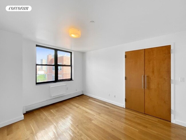 Building Photo - 1405 5th Ave