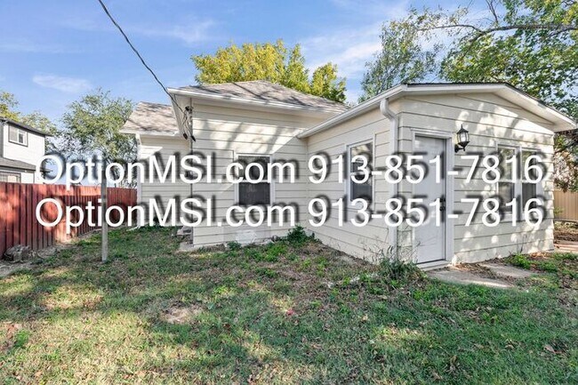 Building Photo - Newly Remodeled 3-Bedroom Home in Kansas C...