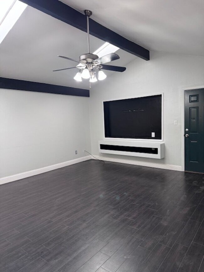 Building Photo - Available Now - Charming Home for Rent
