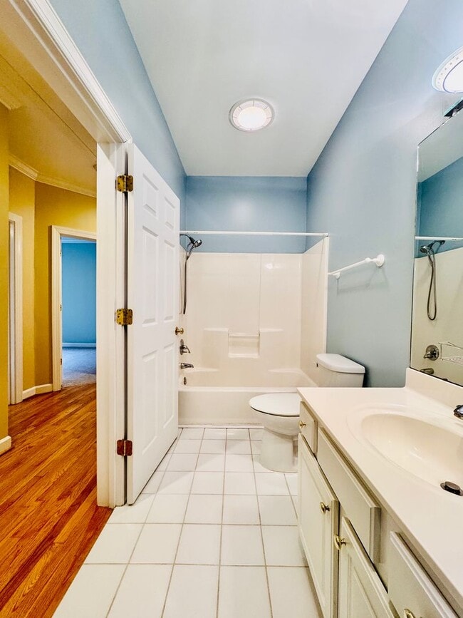 Building Photo - Gorgeous One Level Home in Chapel Hill