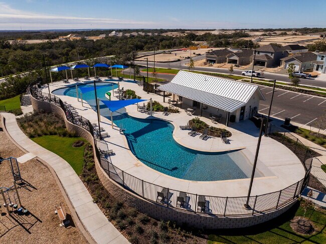 Building Photo - 1 MONTH FREE RENT WITH 18 - 24 MONTH LEASE!!! AVAILABLE THROUGH MARCH ONLY!