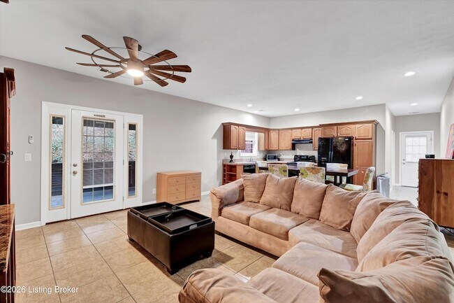 Building Photo - 2726 Brownsboro Rd