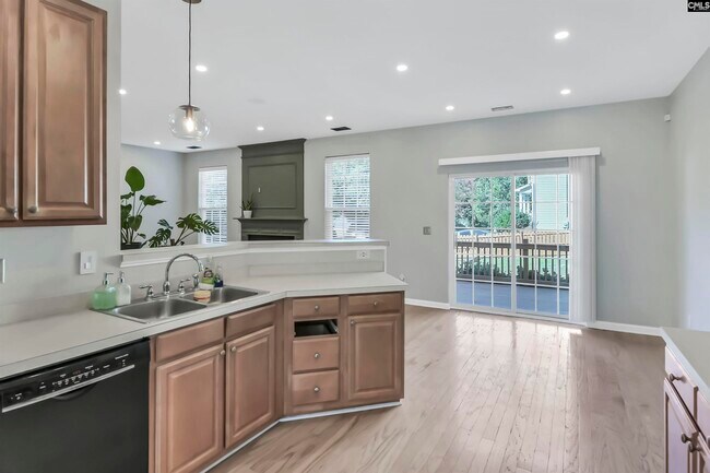 Building Photo - 101 Water Hickory Way