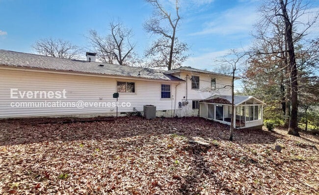 Building Photo - 1307 Brockton Dr