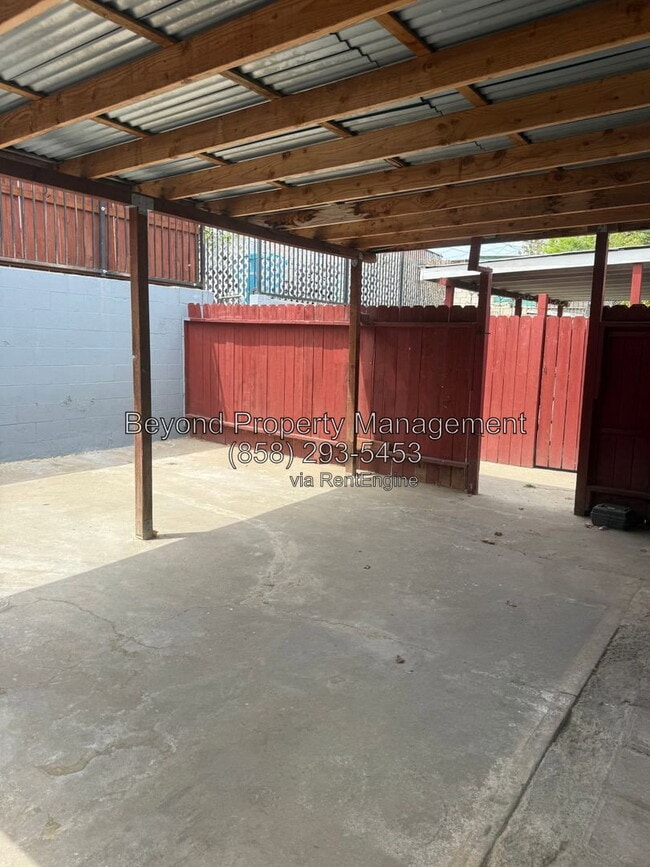Building Photo - 2704 Highland Ave