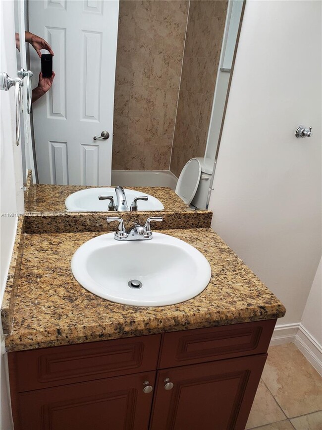 Building Photo - 1300 Moffett St