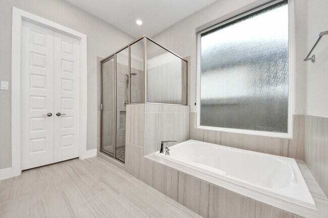 Building Photo - 24815 Pavonia Lake Ln