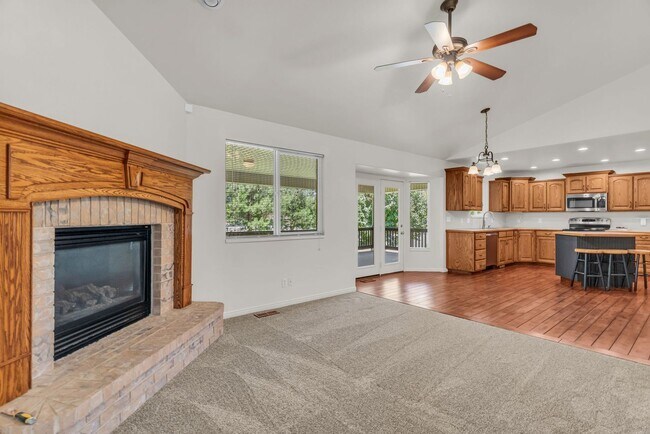 Building Photo - Spacious 5 Bed Kaysville Home with 3-Car Garage