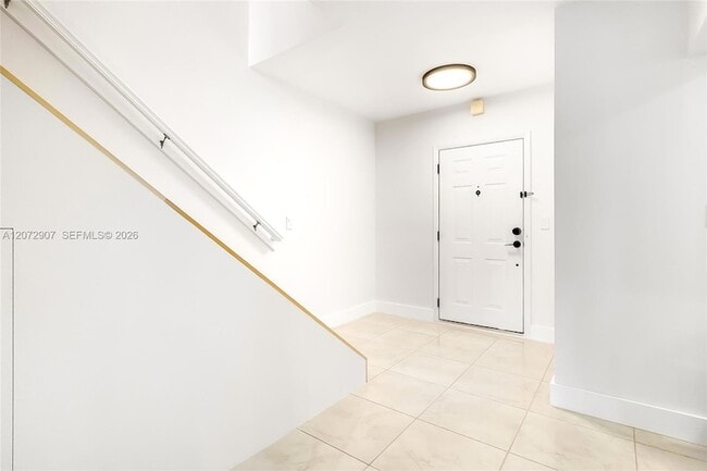 Building Photo - 3745 NE 171 St