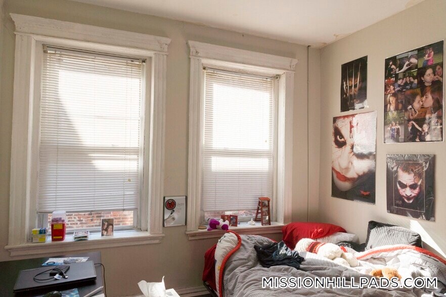 Building Photo - 881 Huntington Ave