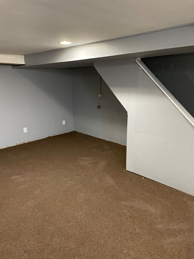 Building Photo - Two-Bedroom Home in Baltimore