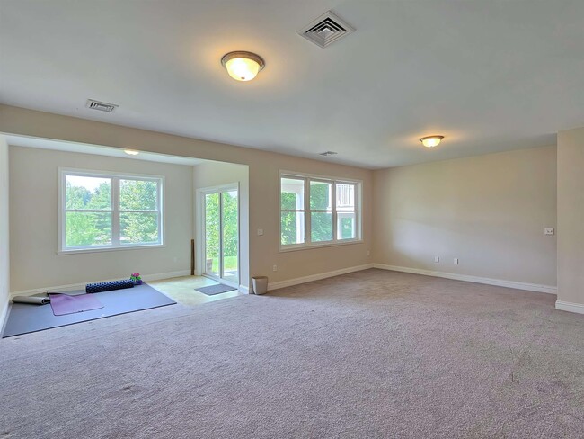 Building Photo - 50 Laurentide Ln