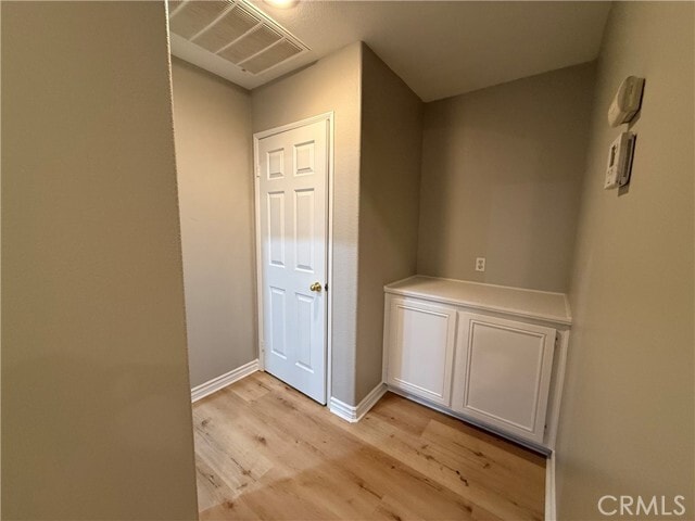 Building Photo - 15453 Sharon Ave