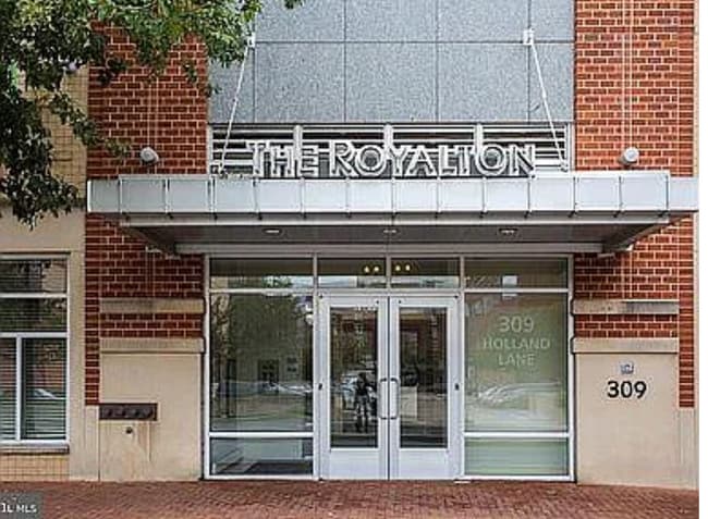 Building Photo - 309 Holland Ln