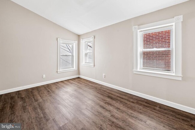 Building Photo - 731 S Bond St