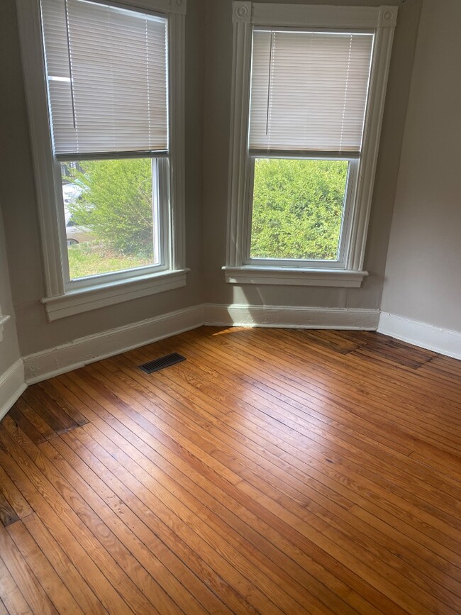 Building Photo - 1610 Bedford Ave