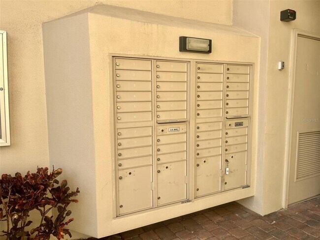 Building Photo - 901 Waterside Ln