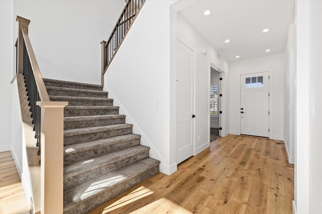 Building Photo - Luxury 5-Bed + Bonus + RV Garage Home for ...