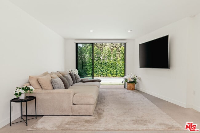 Building Photo - 17045 Otsego St