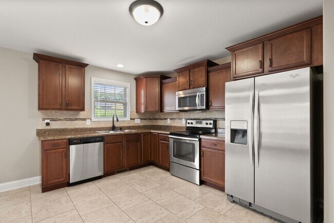 Building Photo - Coming Soon - Large home in the Heart of F...