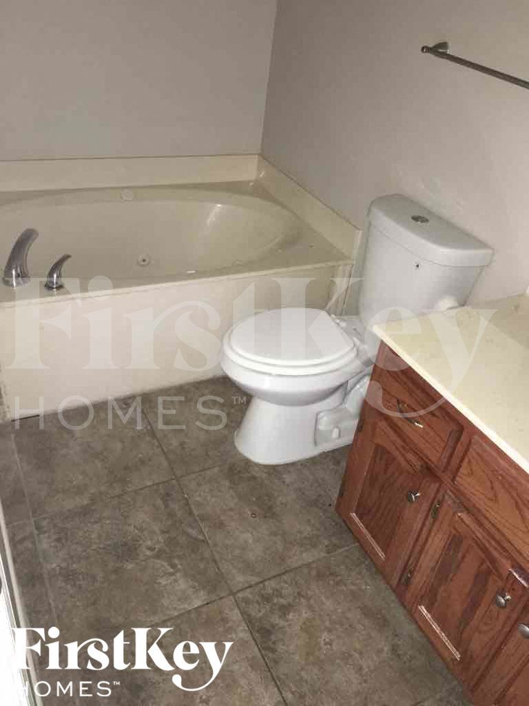 Building Photo - 1665 Central Trails Dr