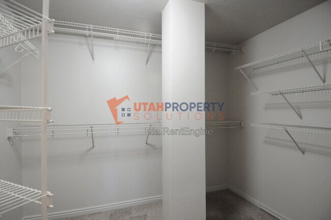 Building Photo - 960 E 100 S
