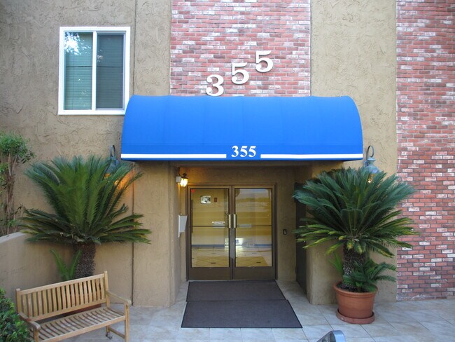 Building Photo - 355 S Madison Ave