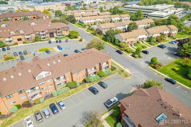 Building Photo - 142 Beverly Hill Terrace