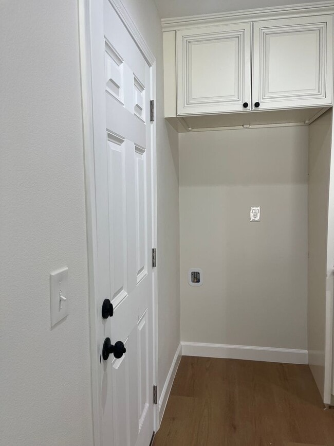 Building Photo - For Rent – Newly Remodeled 3 Bed / 2 Bath ...