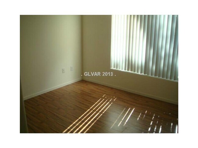 Building Photo - Nice 2-Bedroom Condo in a Guard-Gated Comm...