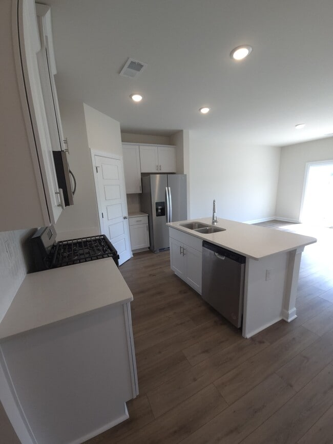 Building Photo - 2 Rockshire Trl