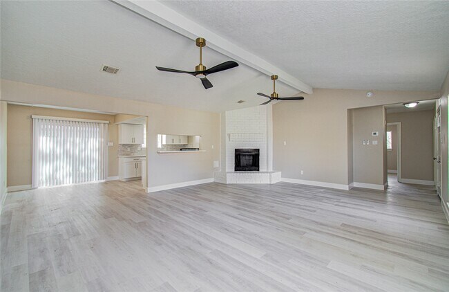 Building Photo - 13843 Rosetta Dr