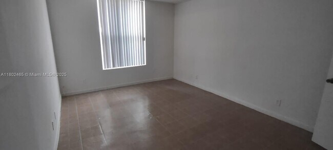 Building Photo - 4009 N University Dr