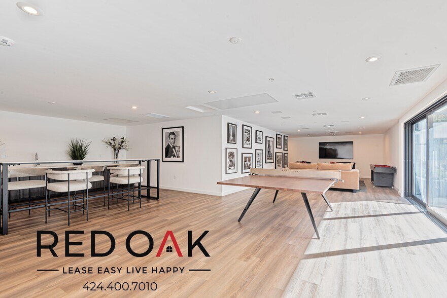 Building Photo - 1860 N Western Ave