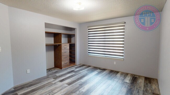 Building Photo - 11665 SW Sheffield Cir