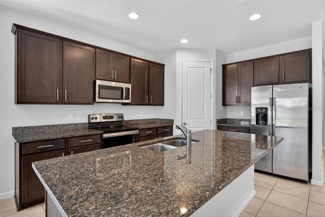 Building Photo - 689 Meadow Pointe Dr