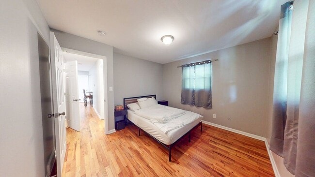 Building Photo - 32 Marion St