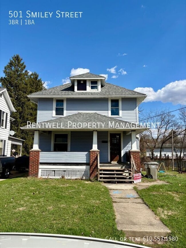 Building Photo - 501 Smiley St