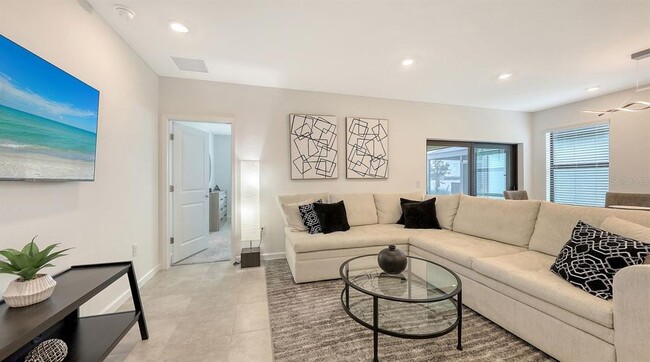 Building Photo - 6476 Silverstar Dr
