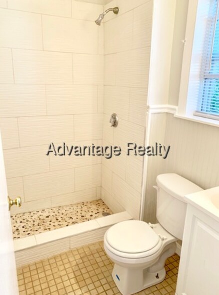 Building Photo - 10 4th Street Pl