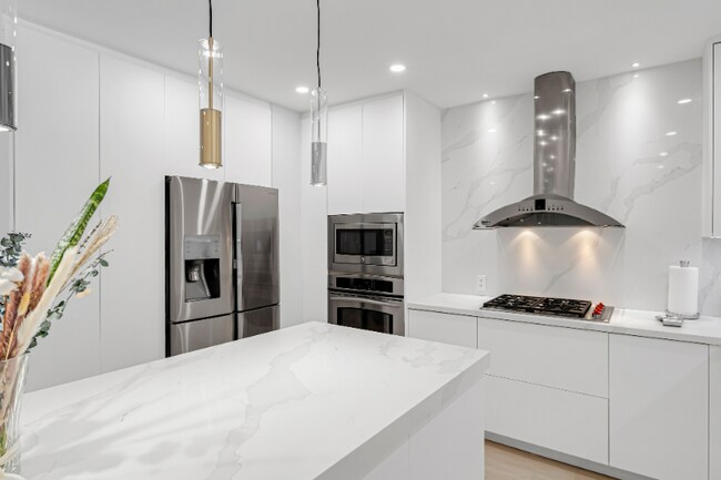 Building Photo - 1941 SW 18th Ave