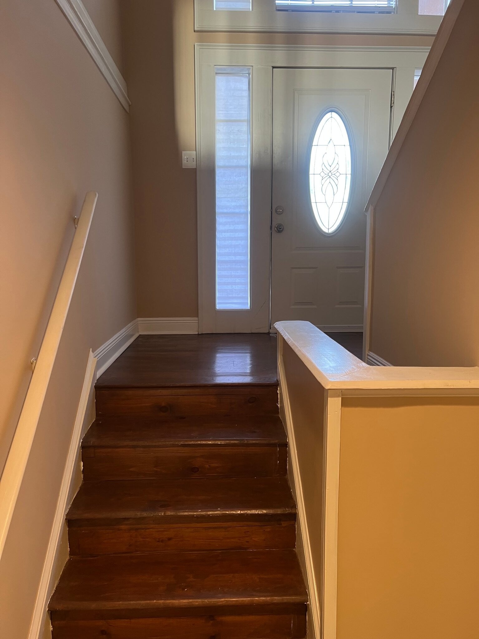 Building Photo - 5560 Maple Ridge Dr