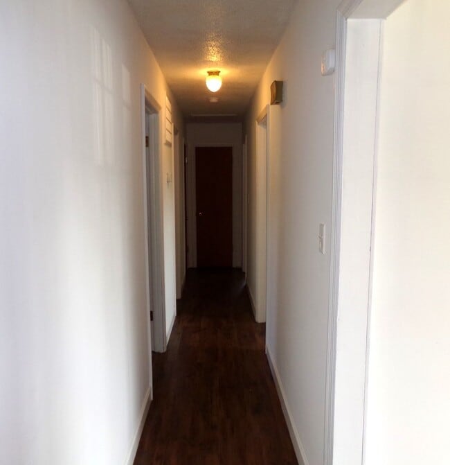 Building Photo - Great Family home