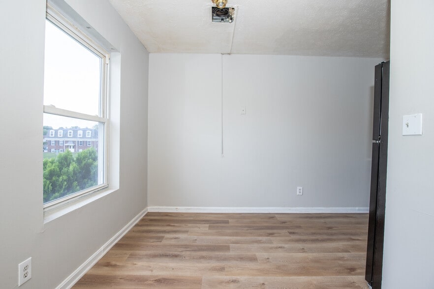 dining area - 7417 Garrison Rd
