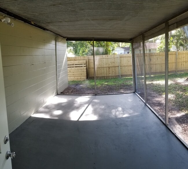 Building Photo - 3 Bedroom 2 Bath Home in Pinellas Park