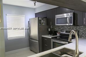 Building Photo - 9035 SW 148th Ct