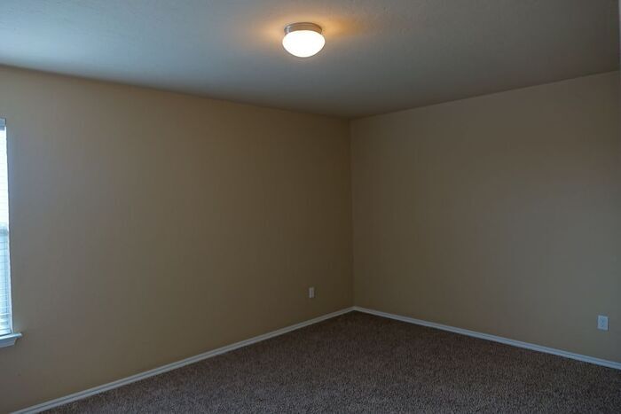 Building Photo - 7305 Prairie Twyne Dr