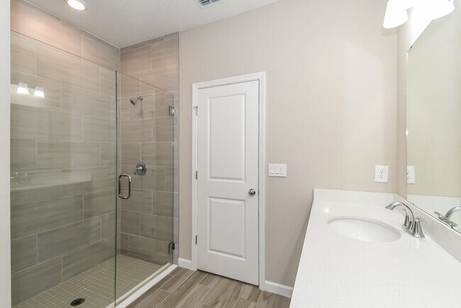 Building Photo - 2570 Laylas Wy