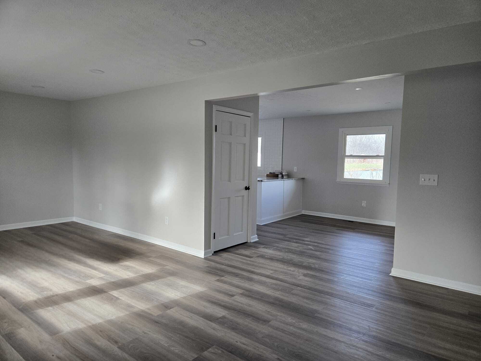 Building Photo - 10000 OH-736